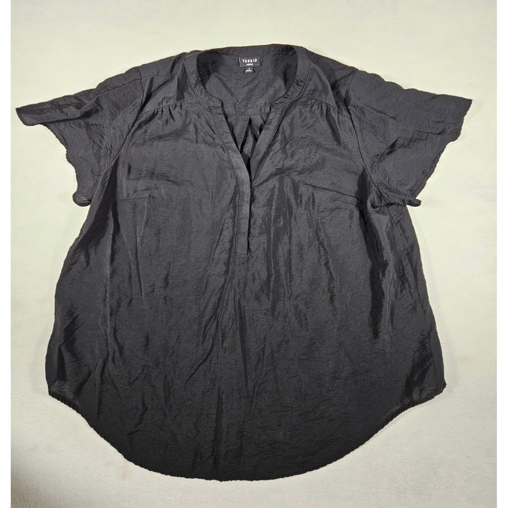 Torrid‎ Harper Black Textured Pullover Blouse Split Neck Short Sleeve Size 1
